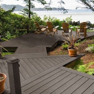 floating deck, Backyard Style: Tips for Building a Floating Deck