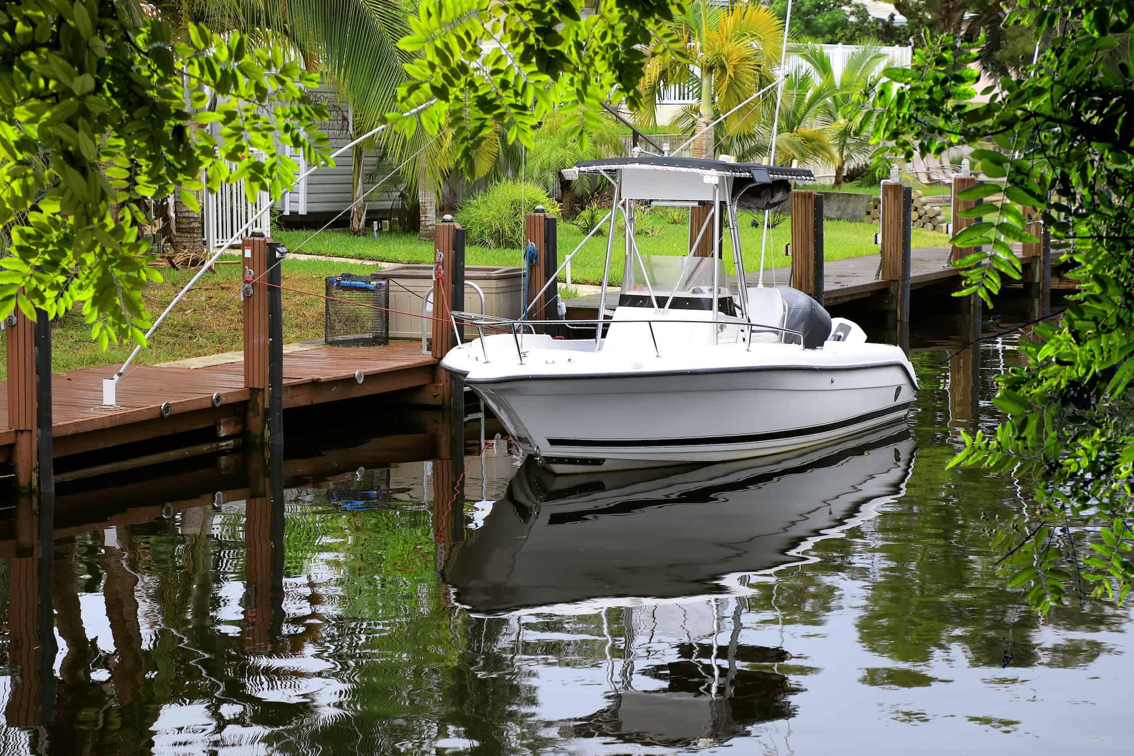 , Beginner’s Guide: How to Dock a Boat