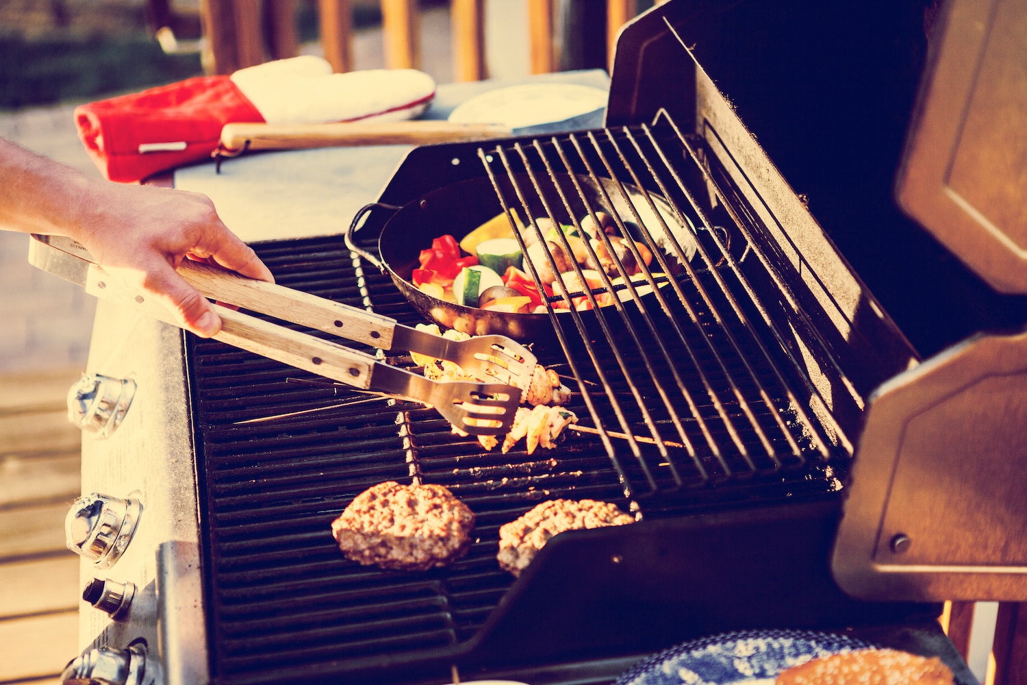 protect deck from grill, Guide to Safely Grilling on Your Outdoor Deck