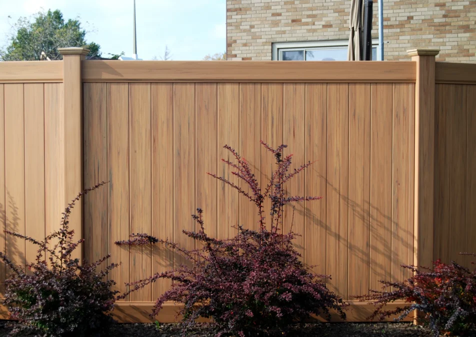 Commercial grade vinyl fencing