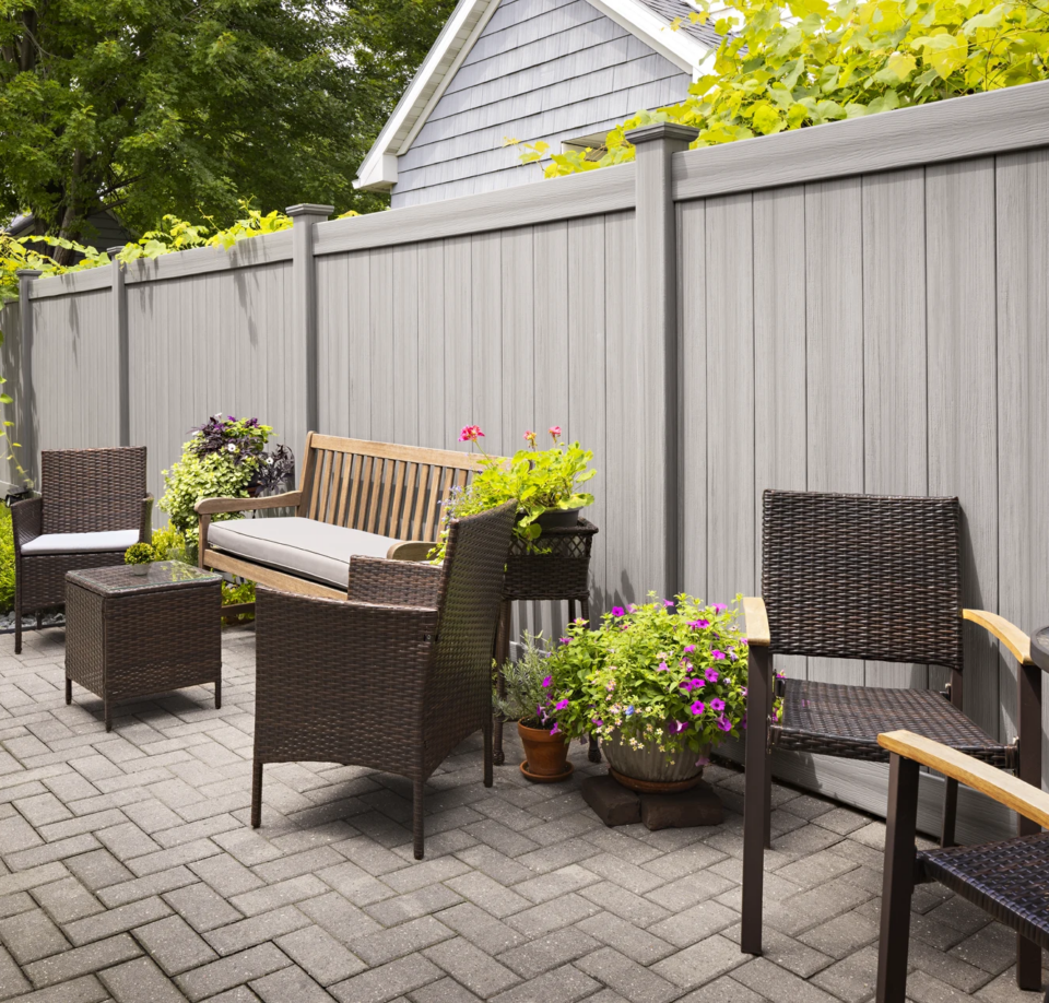 vinyl fence installation residential and commercial properties