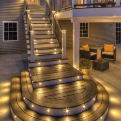 TRANSCEND® DECKING IN SPICED RUM WITH TREX® OUTDOOR LIGHTING™ RISER LIGHTS , Lighting & Railing